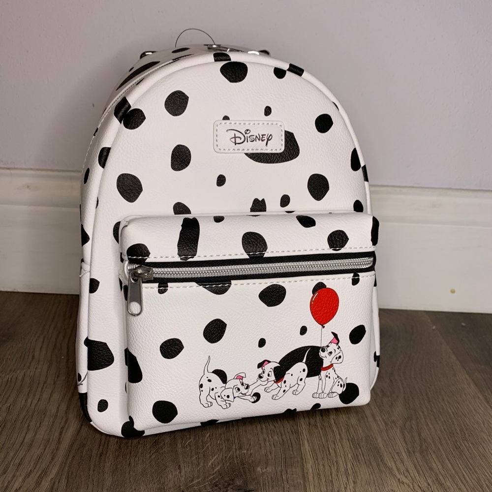 Loungefly 101 dalmatians spoted backpck